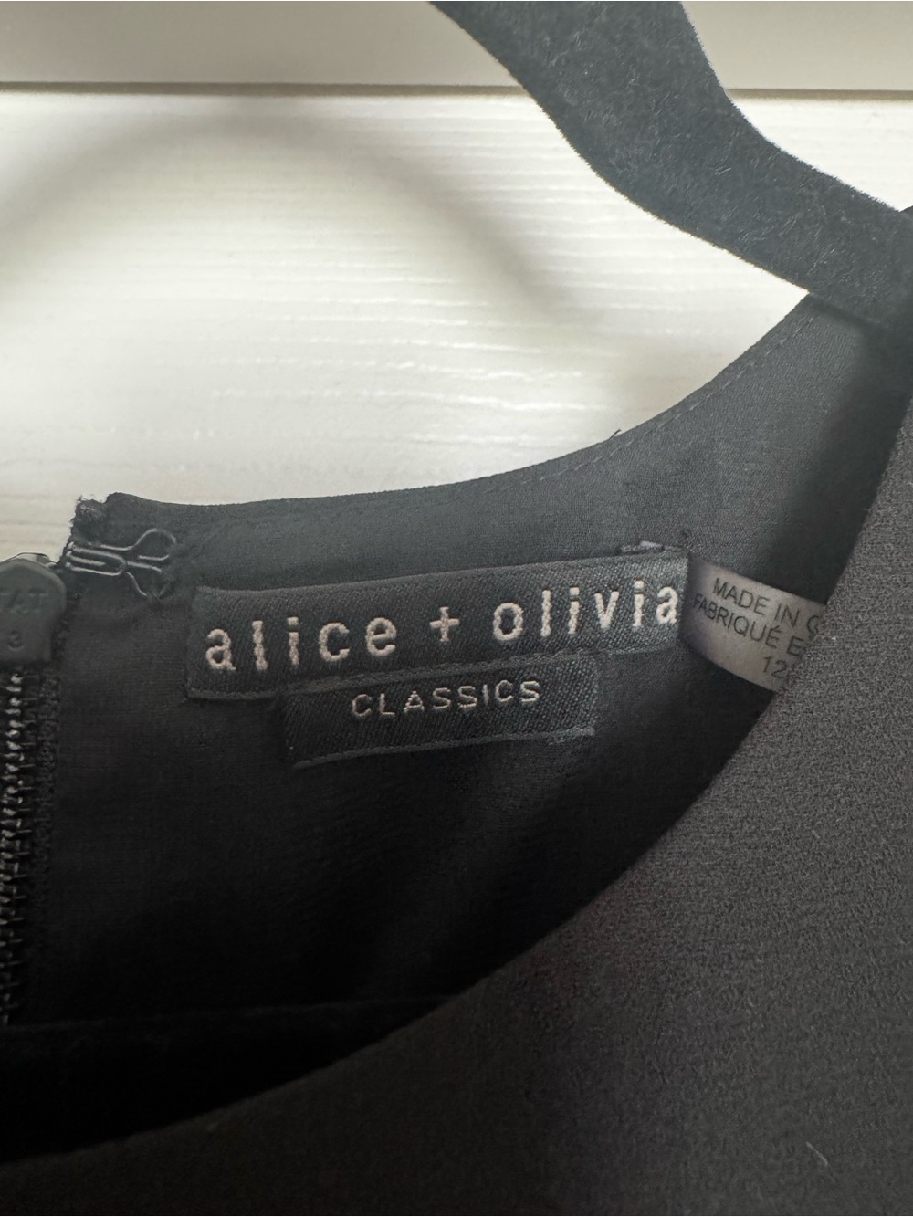 Alice + Olivia Sleeveless Two-Tone Shift Dress | Size 12 | Like New - Picture 3 of 4